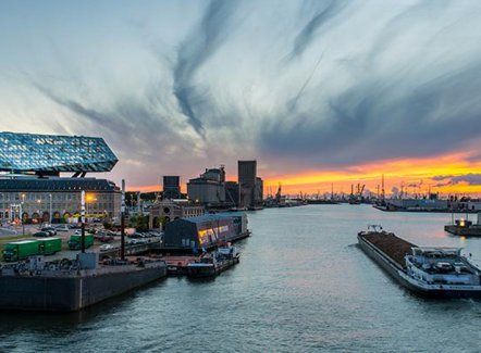 Containeroverslag beperkt schade bij Port of Antwerp