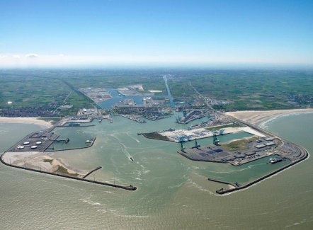 A Short Introduction to the Port of Zeebrugge