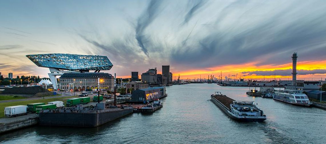 Containeroverslag beperkt schade bij Port of Antwerp