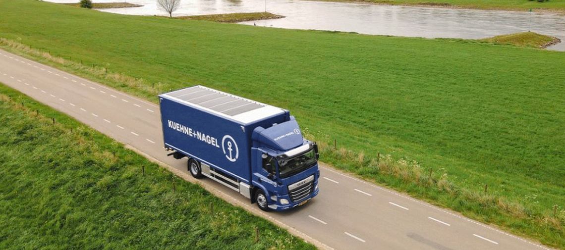 Kuehne + Nagel overtuigd door zonnepanelen op het dak van de truck